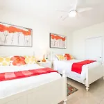 Top Floor*Balcony*Vistacay Convention Ctr & Idrive